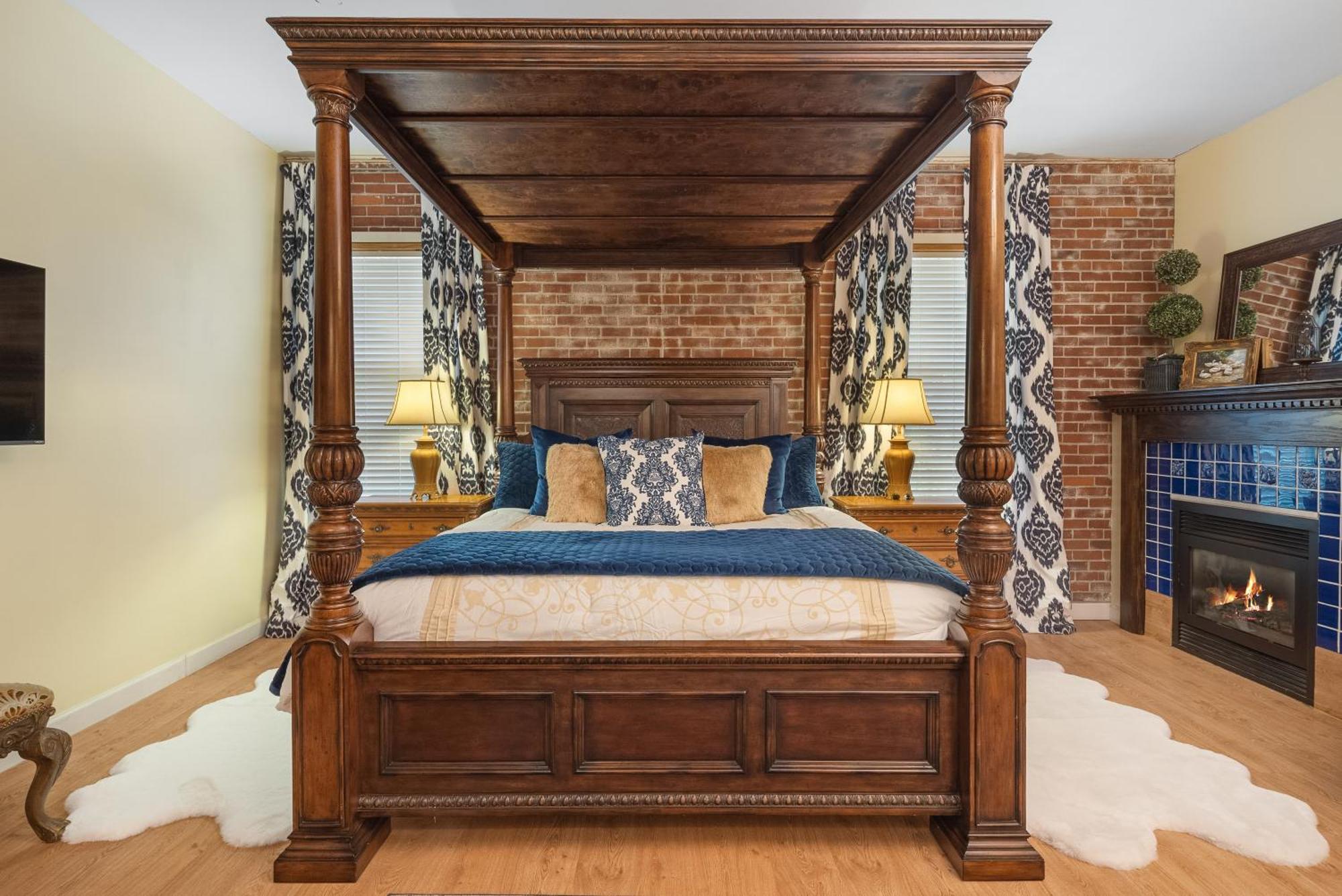 Beland Mansion-Royal Crown Suite! Fort Smith Ngoại thất bức ảnh